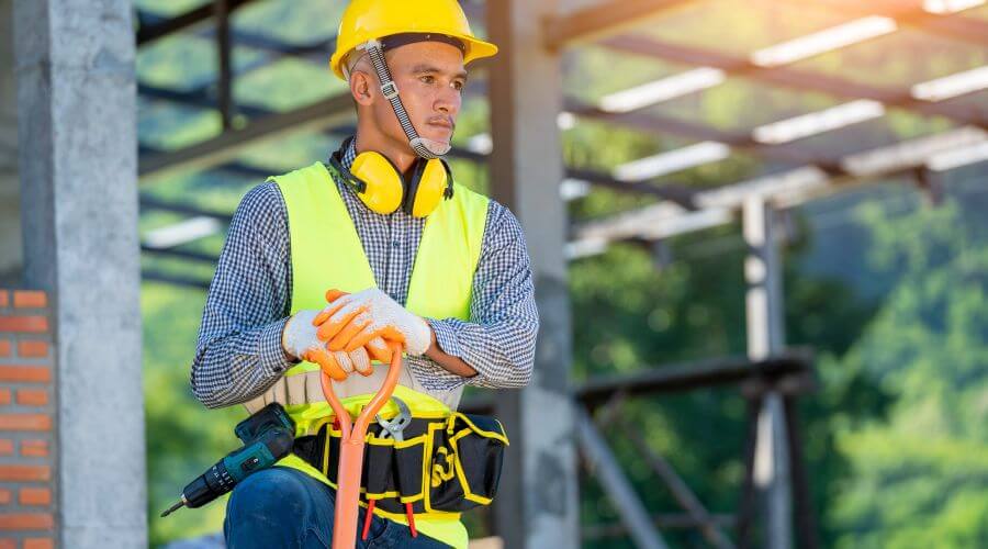Professional gutter cleaning in Gravois Mills, MO